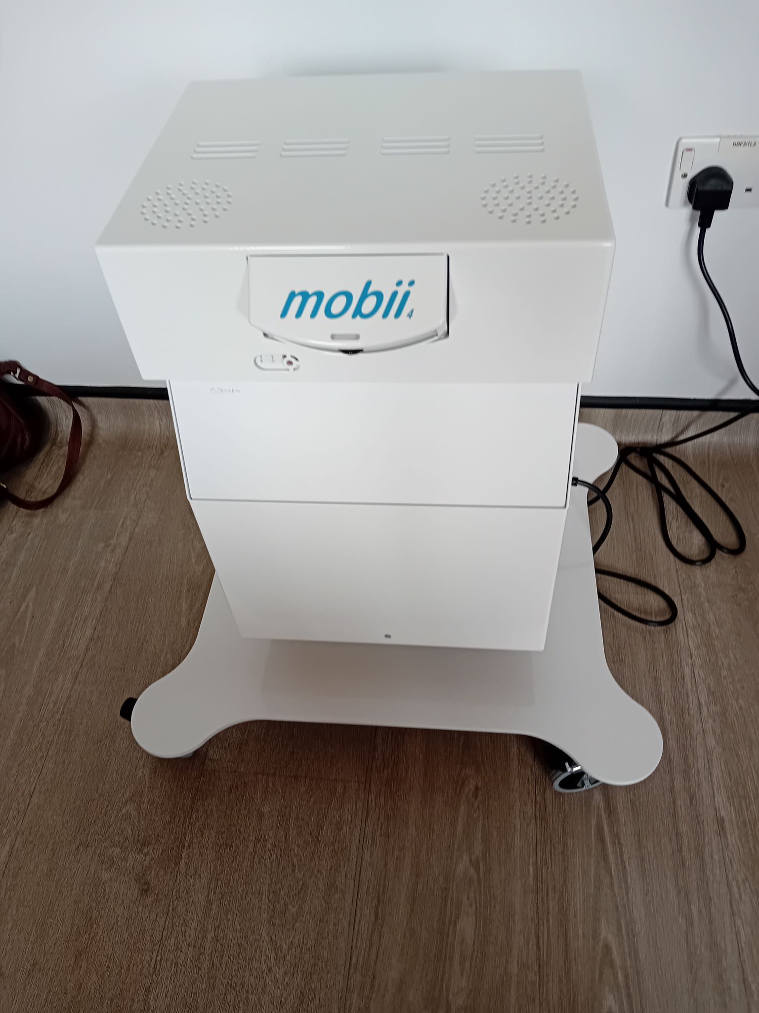 omiVista Interactive Table c @2x